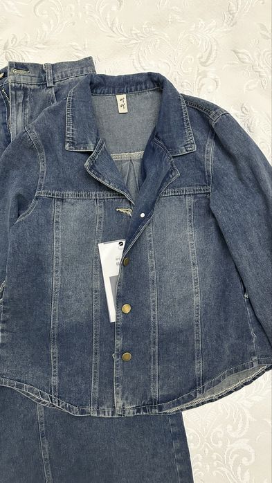 Продам джинсовый комплект