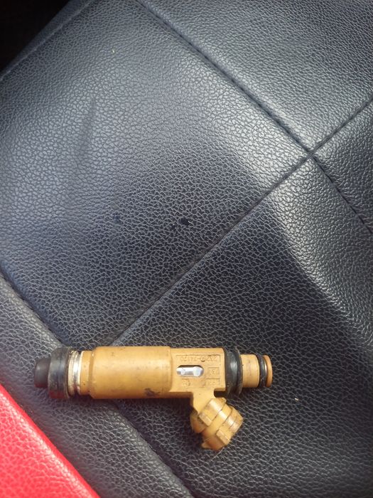 Продам форсунки  Тойота