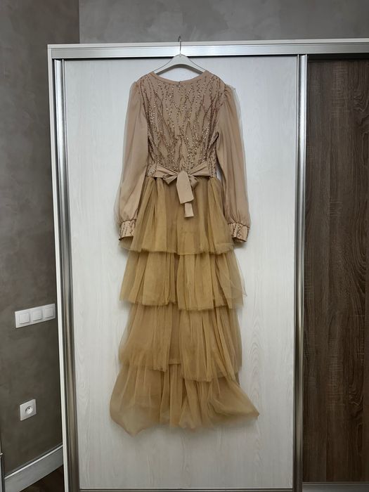 Вечернее платье из фатина