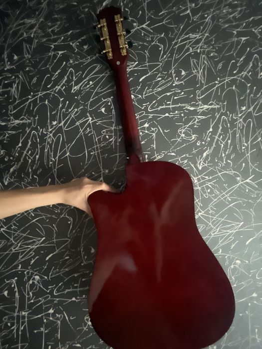 продам гитару, размер 38