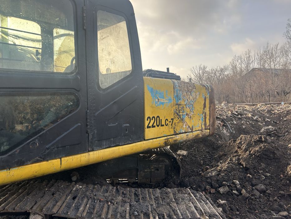 Экскаватор с гидромолотом