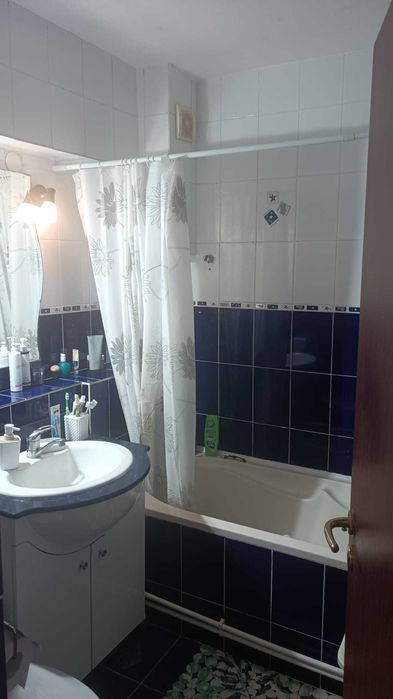 schimb Apartament 3 cam. dec., Tiglina 2, bloc B5, zona foarte linistita