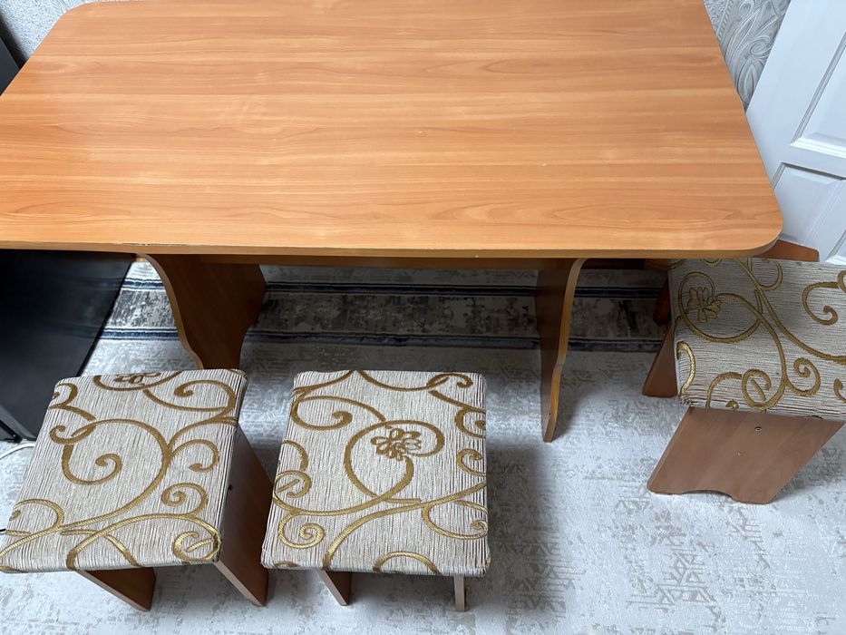 2 Стол со стульями