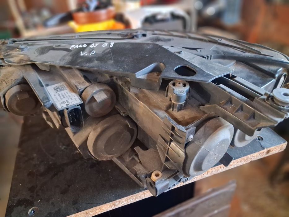 Far dreapta Passat B8 original 2014-2023 cod 3G2941006B halogen