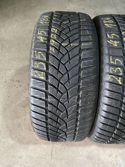 Anvelope iarna 235/45/18 Goodyear Ultra Grip Performance 235 45 18 R18