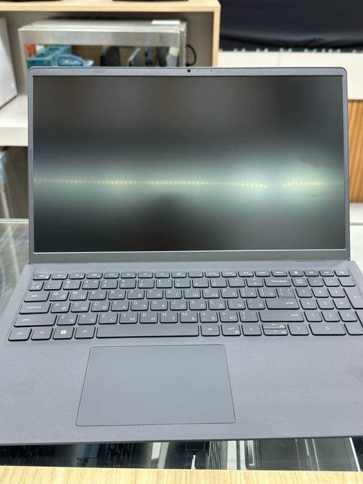 Dell Pro Essencial intel core 3-100U/8/512/15,6"