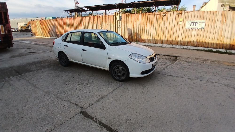 RENAULT Symbol 2012 — imagine 3