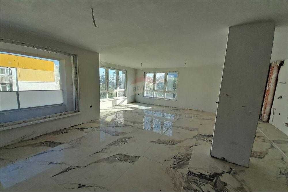 Продава се Многостаен апартамент в Шумен, Математическа гимназия - 141 кв.м за 1412 €/кв.м - Снимка #2