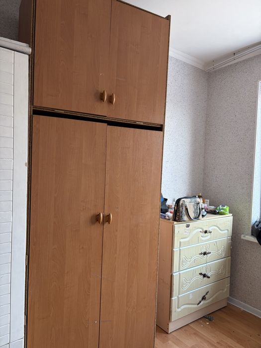 Шкафы диван тумбочка