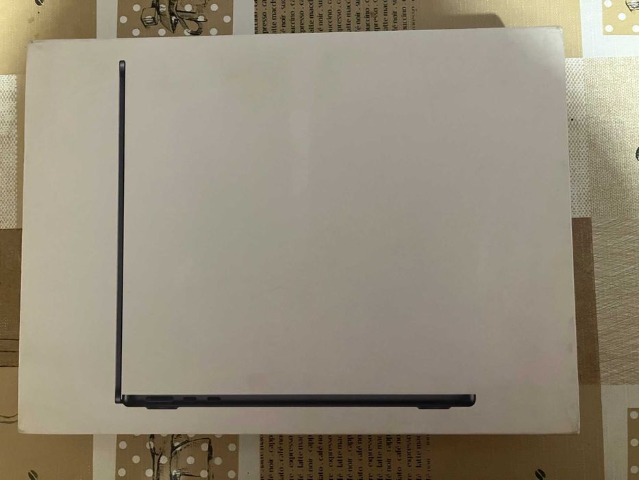 MacBook Air M4 13" 256GB Midnight, 100% Капацитет на Батерия, Има Гаранция, Като Нов!