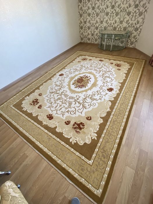 Продается ковер, 3 м,50 см, на2 м , 50 см