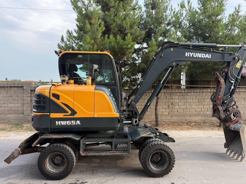 Hyundai 65A          .