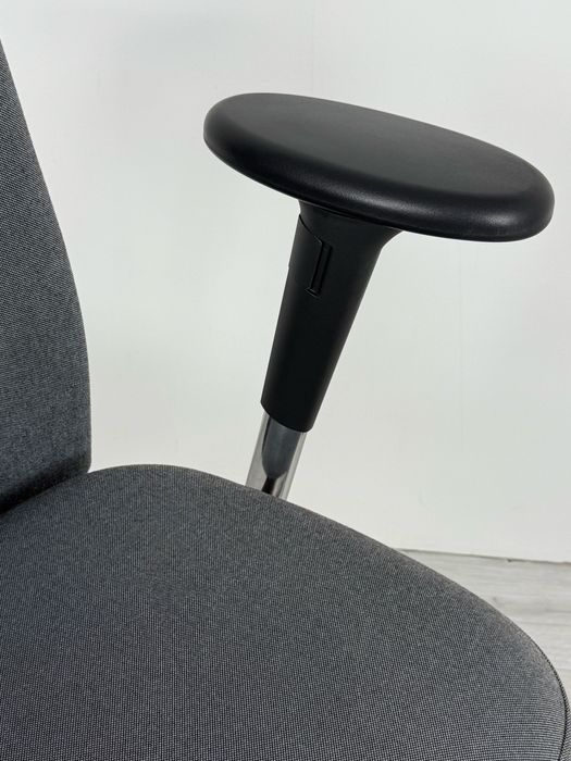 Vitra офис стол T-Chair (Antonio Citterio), топ състояние,