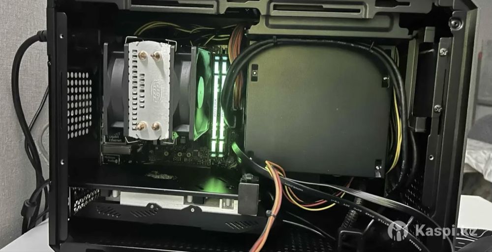 Корпус Cougar QBX