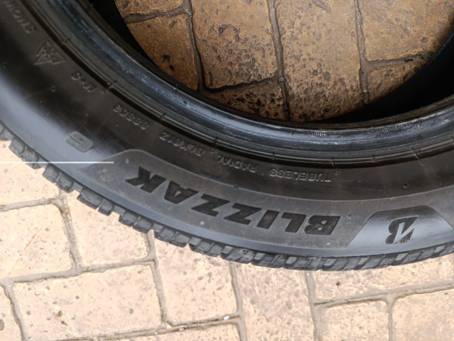 Зимни гуми 215/55/17 Bridgestone, Semperit