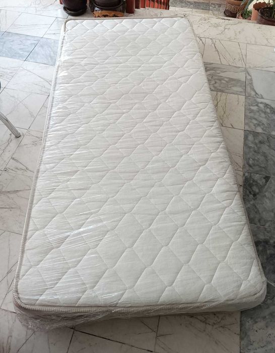 Комплект матрак с основа 90/190 /втора употреба/-за един брой