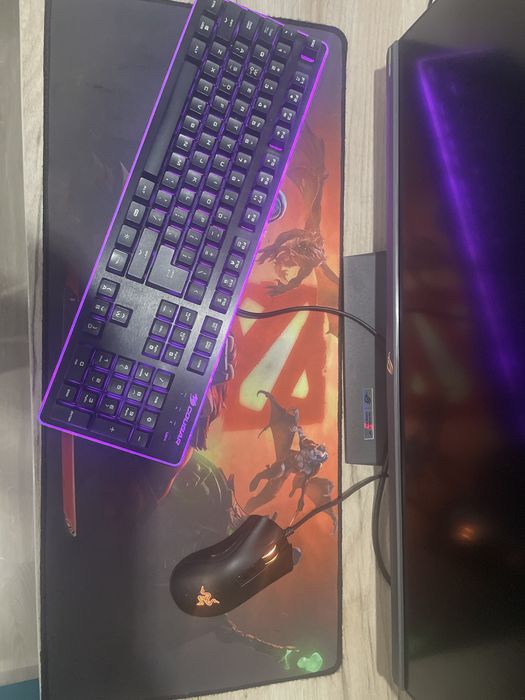 Gaming Pc сетъп + ASUS ROG 27” 180Hz + периферия