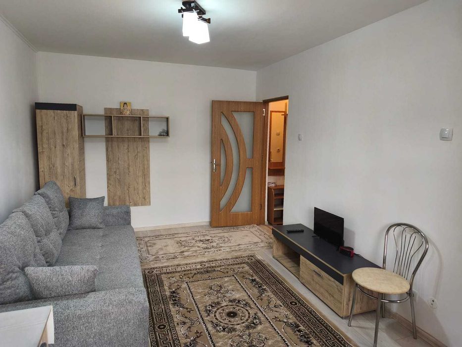 Inchiriez garsoniera