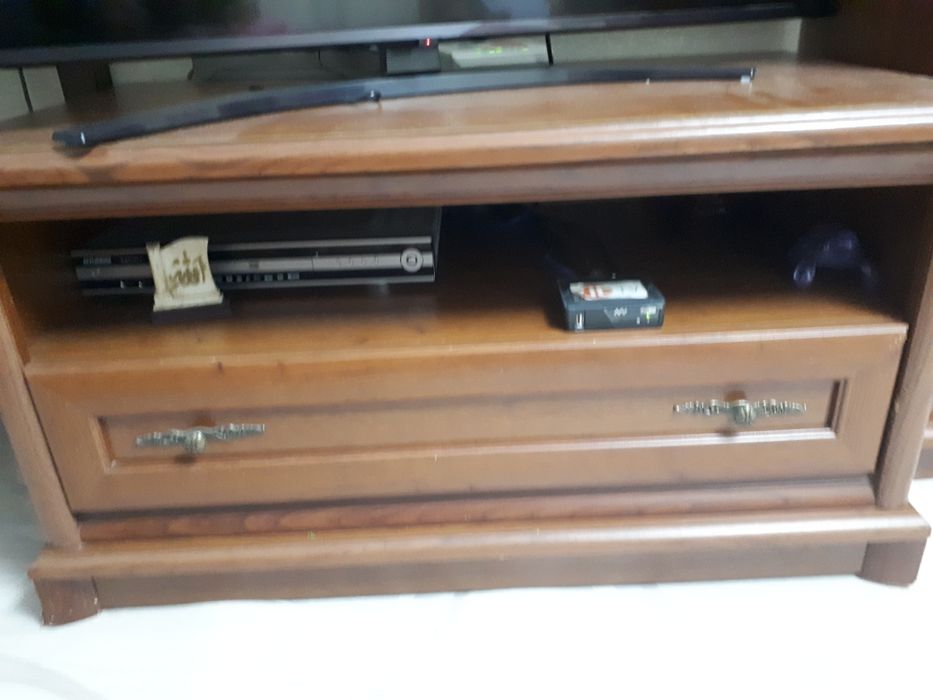 Кресло,Диван угловой ,тумбочка