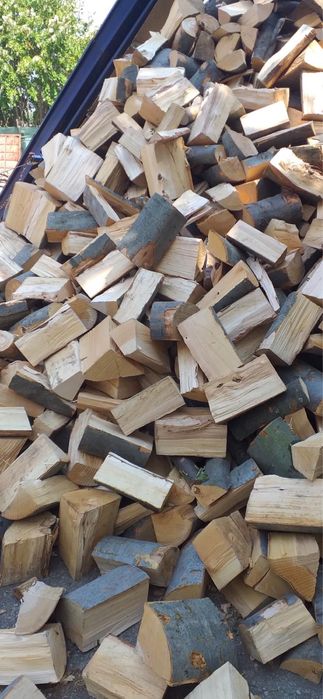 Сухи дърва за огрев – ГОТОВИ ЗА ЗИМАТА!