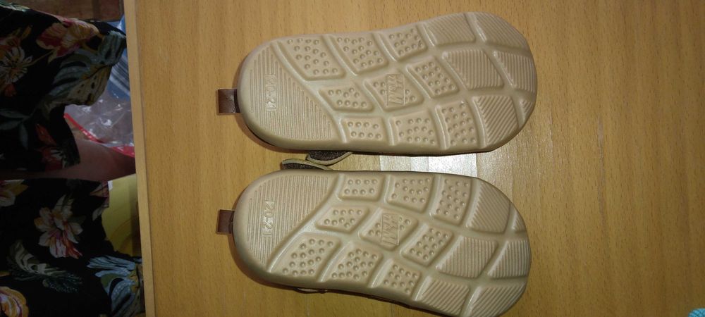 Sandale H&M unisex marime 20