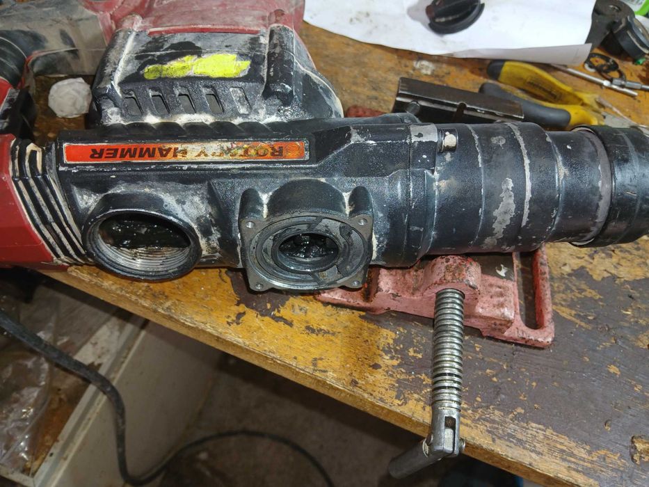 Ремонт на електроинструменти перфоратори,ъглошлайфи...