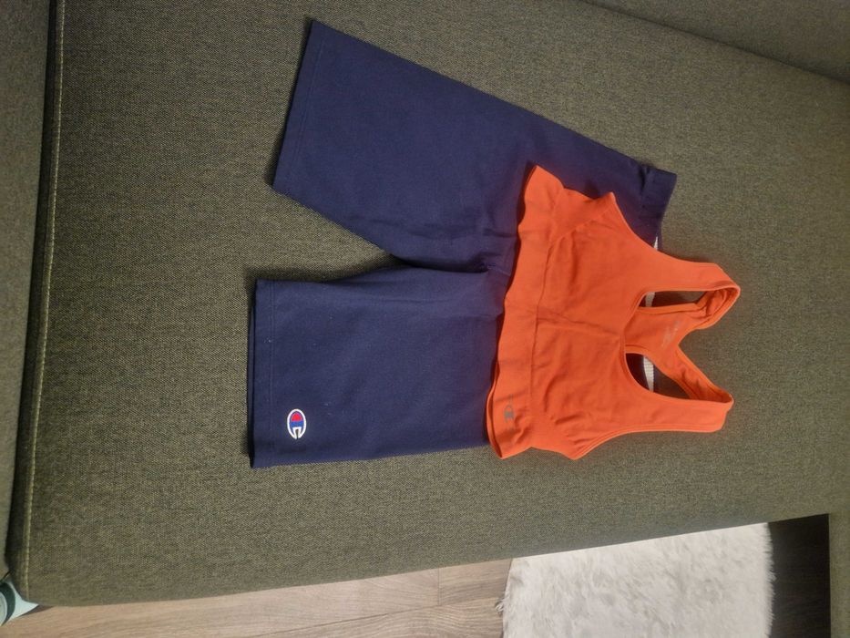 Дамски спортен екип