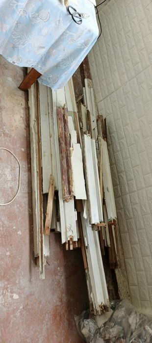Отдаем бесплатно деревянные оконные рамы и двери