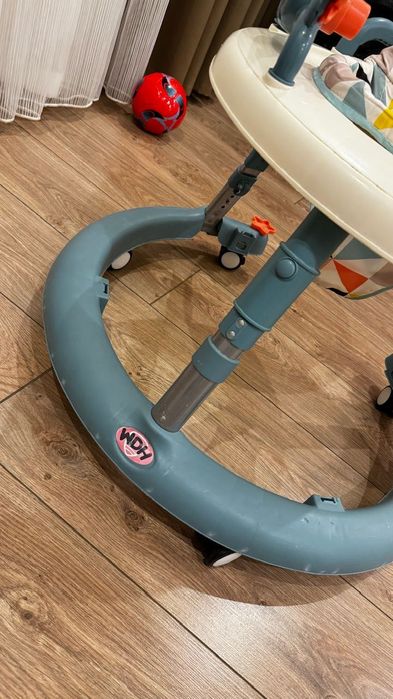 Продается- ходунки-каталка Б/у