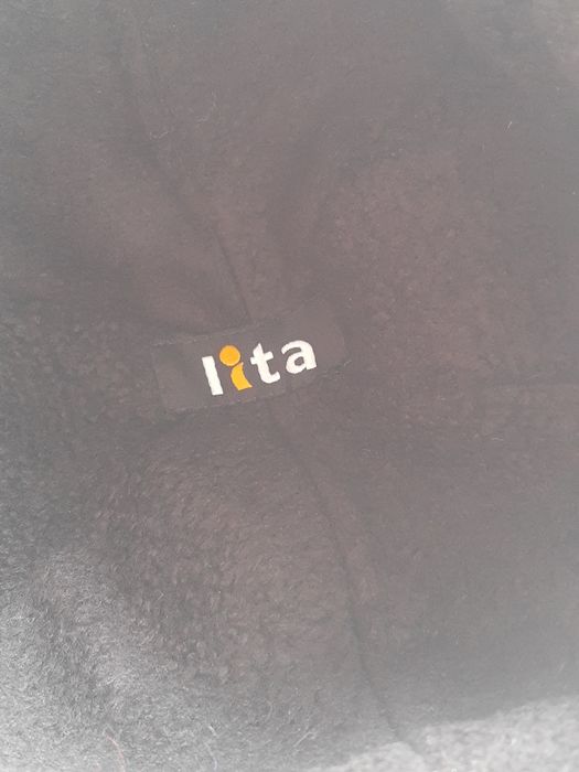 Дамска вълнена шапка