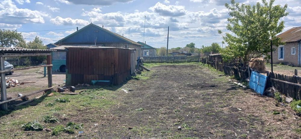 Продаётся теплый шпальный дом.