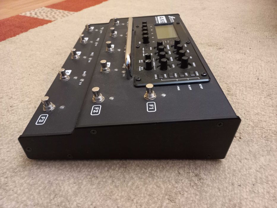 Китарен процесор/modeler FRACTAL AX8 + чанта