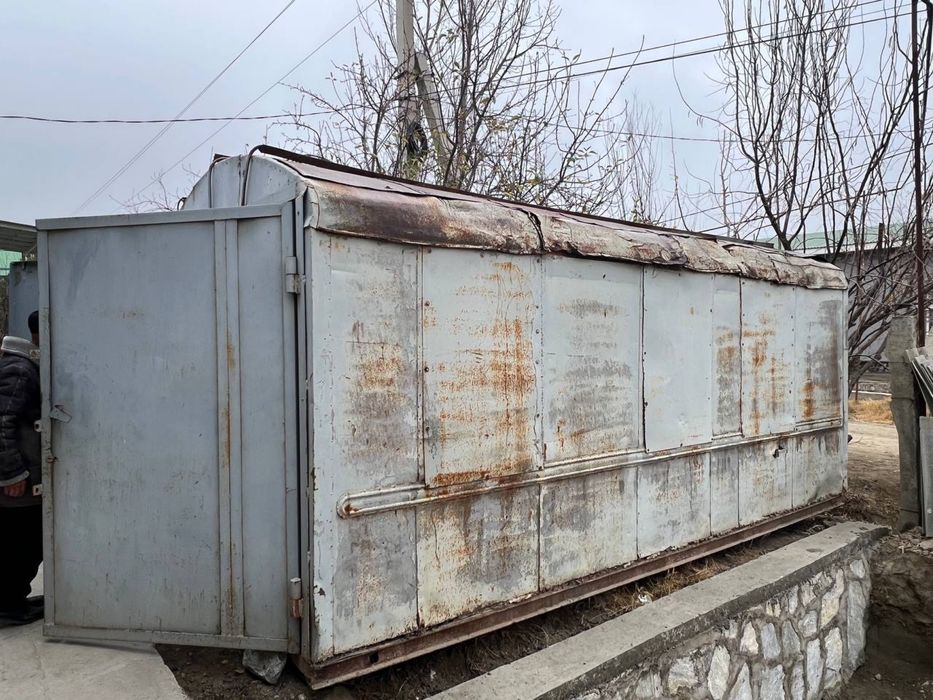 Srochno garaj sotiladi