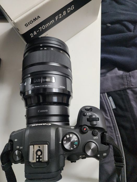 Obiectiv Sigma 24-70mm f/2.8 DG OS HSM Art (montură Canon EF)