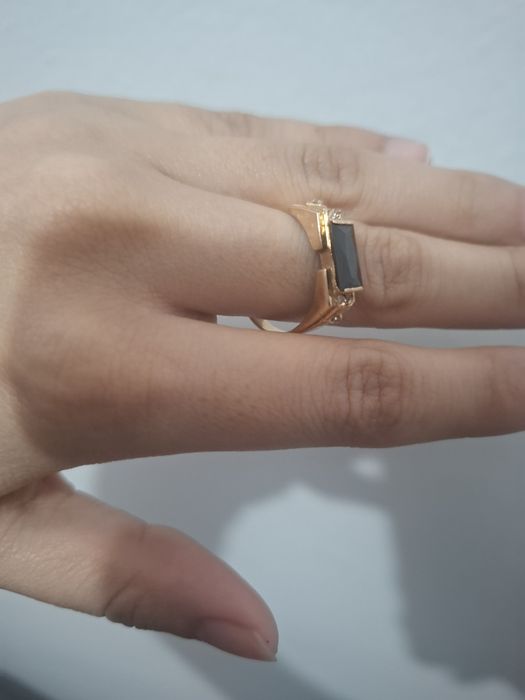 Uzuk sotiladi rasiski