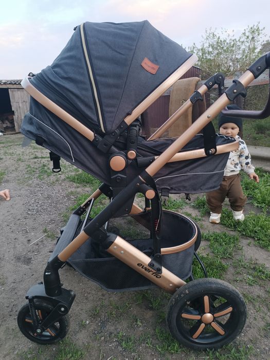 Продам коляску в хорошем состоянии