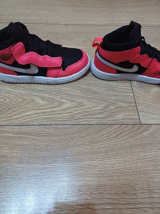 Маратонки Nike air Jordan