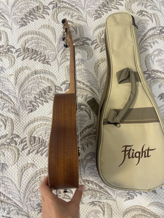 Продаю укулеле