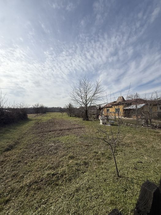 Teren intravilan STRADAL 3.776 mp – 10 km Târgoviște – utilități + lac