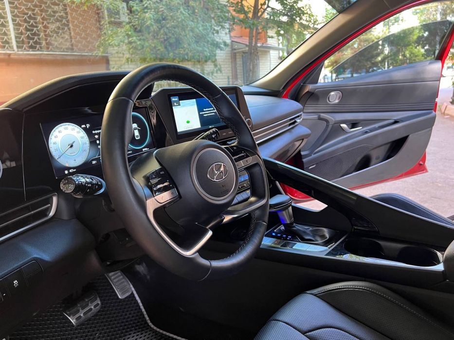 Продается Elantra 2022 года