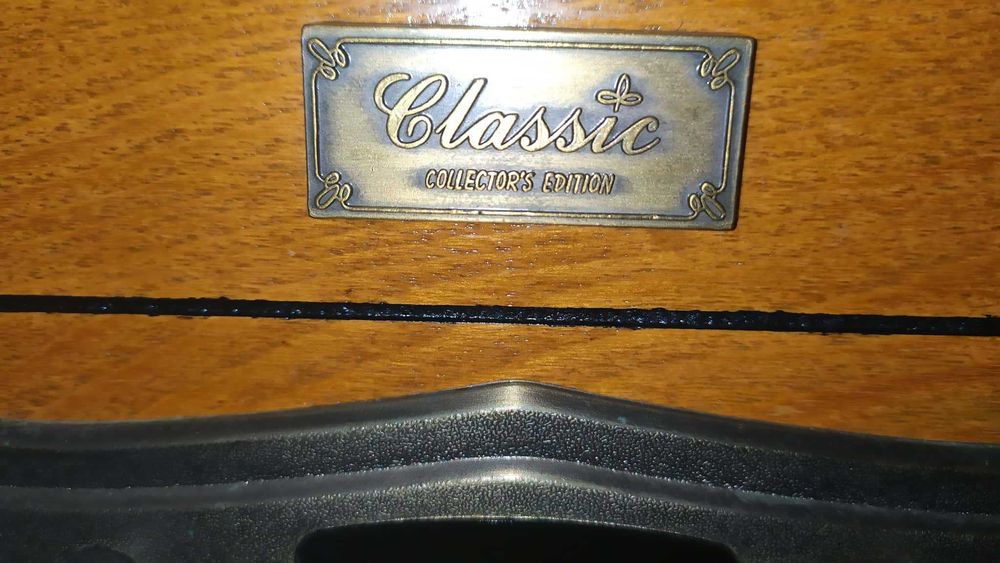 Ретро Грамофон,Касета,СД 3 в едно в отлично състояние от чужбина