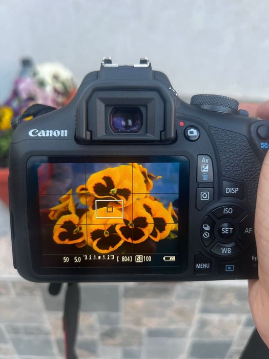 Canon eos 2000D