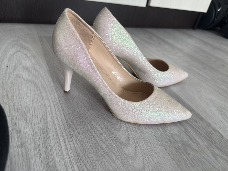 Туфли блестящие