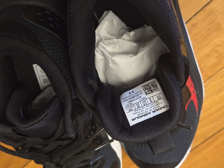 Adidasi Under Armour baschet, nr.40, noi-nouți în cutie