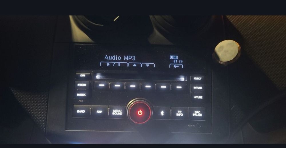 магнитофон NEXIA 3 пацветкой белый ikrani knopkleri aqa  terilgen