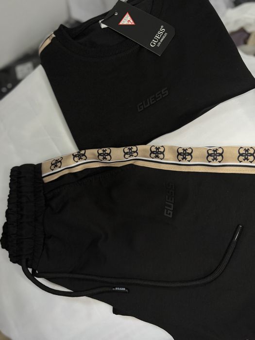 Compleu femei Guess/Livrare personala P.Neamt/Bacau