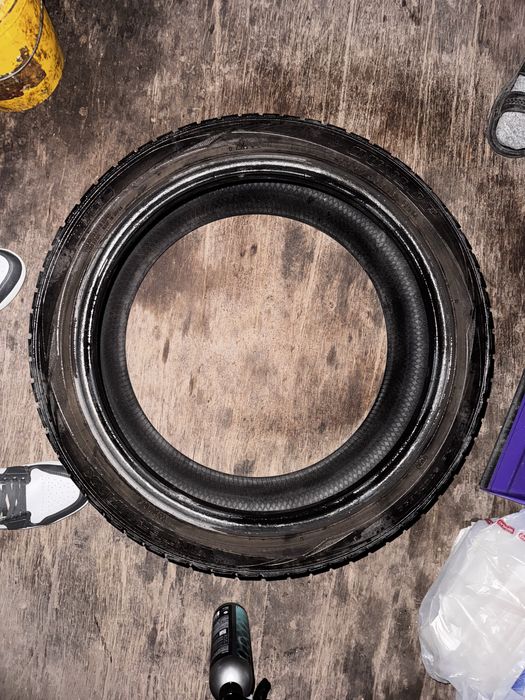 Продам шины Dunlop 225/45R18