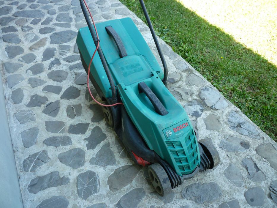 masina  de  tuns  iarba  cu  defect