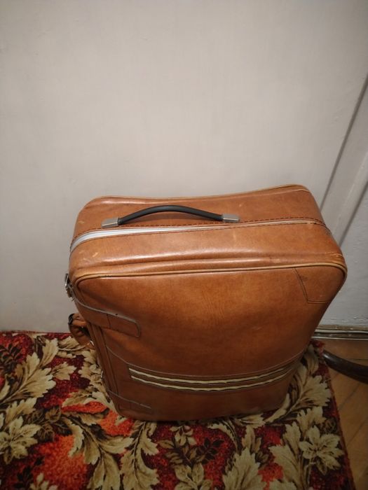 Valiză retro , anii 80