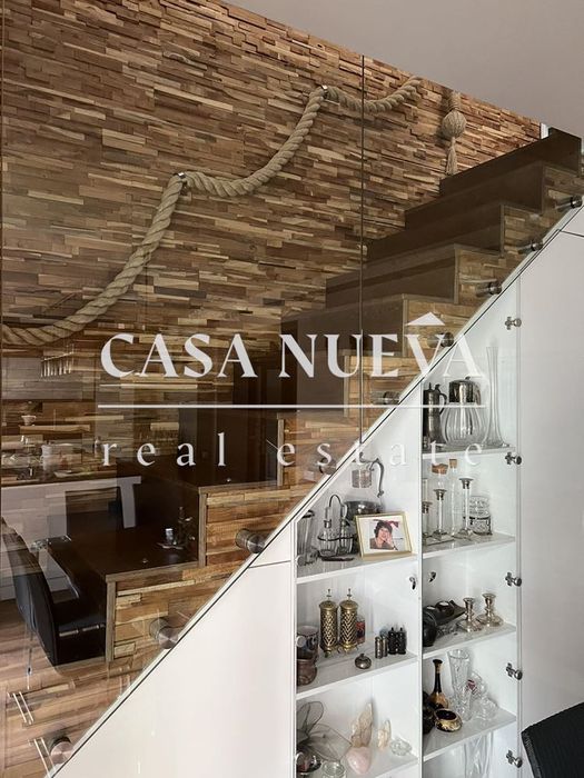 Продава се Къща в София, Център - 400 кв.м за 1 €/кв.м - Снимка #4